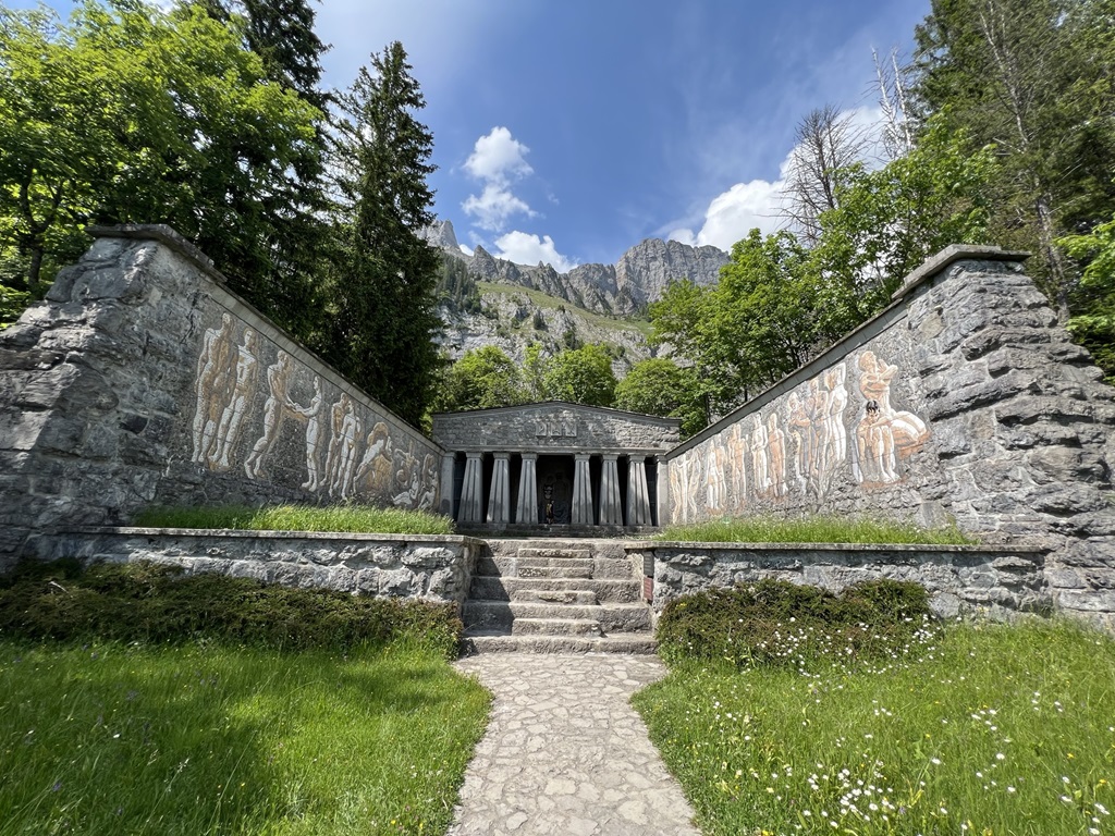 denkmal paxmal monument peace switzerland tour 