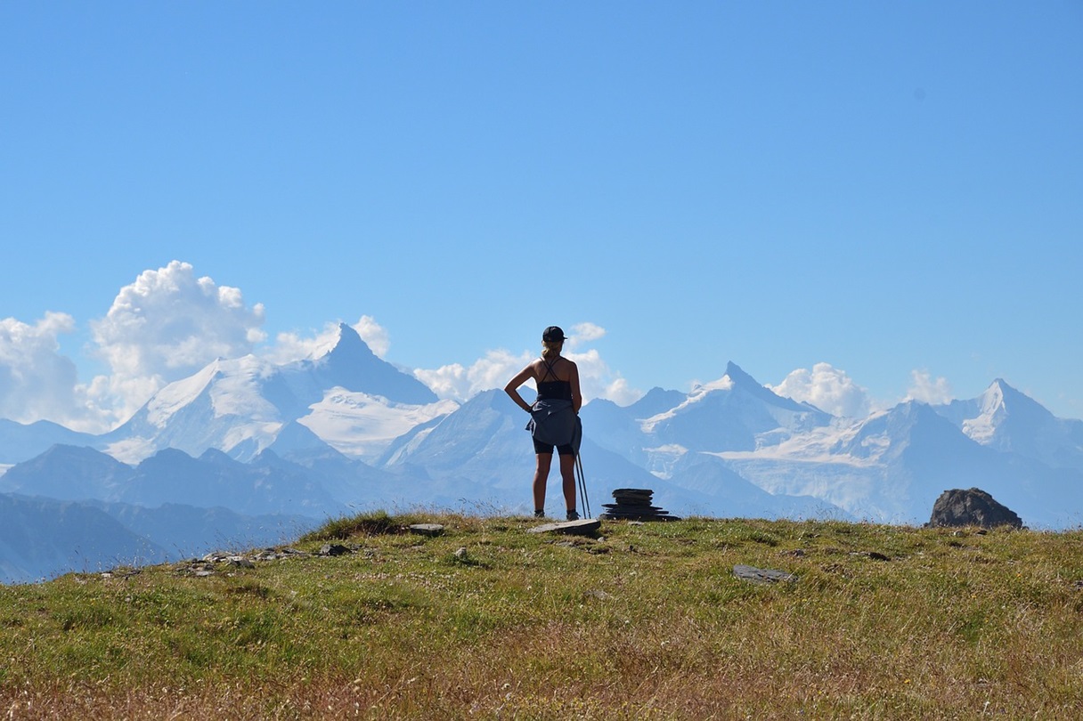 Guia especializado para caminhadas nos Alpes Suíços