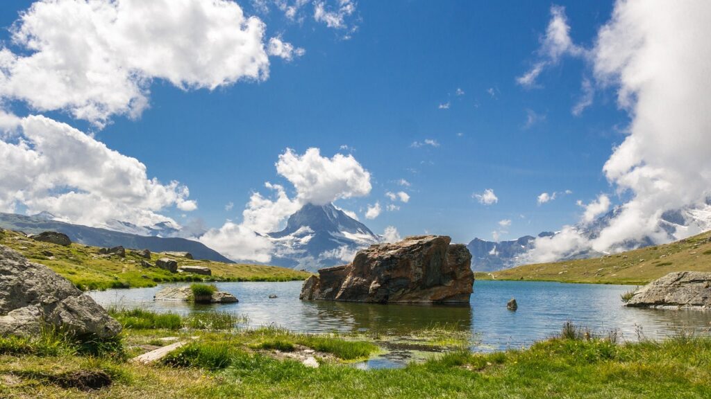 Hiking Tours in Swiss Alps